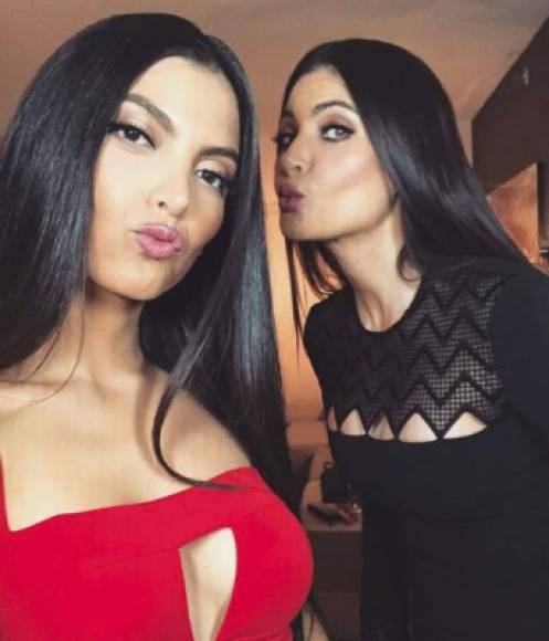 No cabe duda que Maria Elena heredó la belleza de su madre. La joven modelo sorprende a sus seguidores al compartir imágenes con Chiquinquira en las que parecen hermanas.