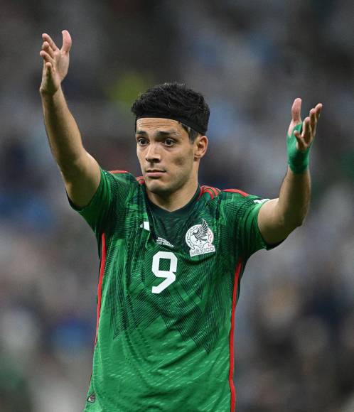 Raúl Jiménez (México) - El delantero del Wolverhampton inglés tampoco jugará con la escuadra mexicana en la Copa Oro 2023 ya que está lesionado.