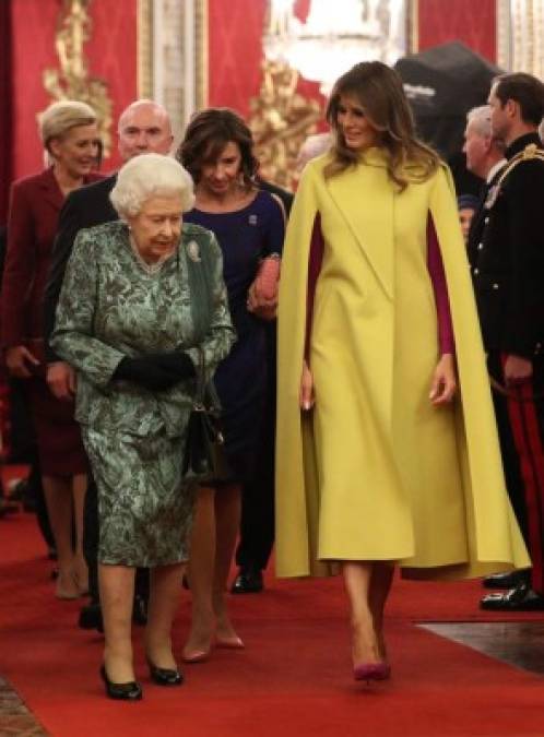 La reina Isabel conversó con Melania durante el evento.