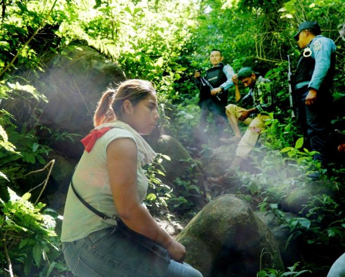 Encuentran semienterrado cadáver de leñador en matorrales