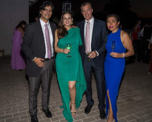 La boda de Lucía Chicas y Eduardo Interiano