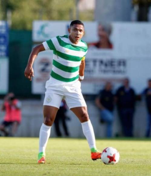 Emilio Izaguirre: El lateral izquierdo de 32 años regresó al Celtic de Escocia y aportará experiencia al equipo nacional.
