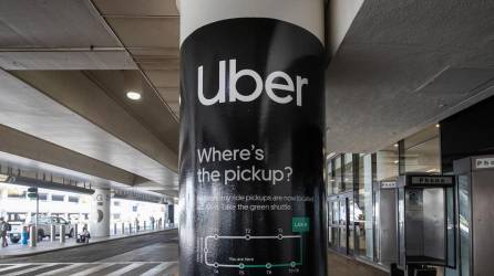 Vista de un lugar de abordaje de Uber.