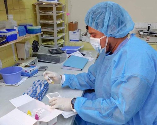 Mora de pruebas PCR está entre las 3,500 y 4,000, afirman microbiólogos