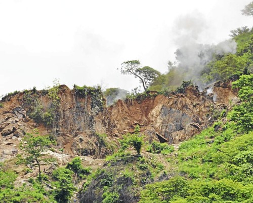 Dinamitan mina Cuculmeca para rescatar cuerpos de mineros soterrados