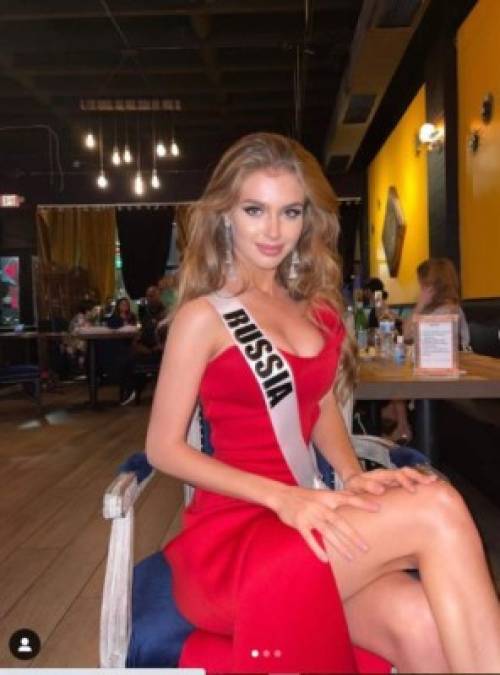 Osmel también ve como candidatas fuertes a Alina Sanko, Miss Rusia. Ella es artista, arquitecta de formación y gran aficionada a cenar cangrejos del río.