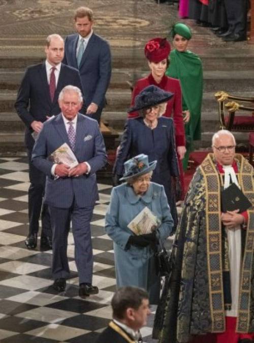 Esta era la primera vez que la Familia Real era vista junta desde que Meghan y Harry anunciaron su renuncia a ser miembros de primer rango en la Familia Real para buscar 'independencia financiera'.<br/>