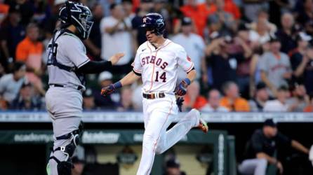 El hondureño Mauricio Dubón anotó una carrera en el triunfo de los Astros de Houston.