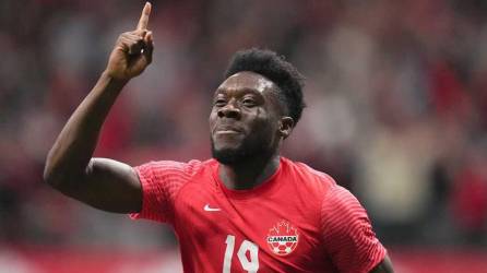 Alphonso Davies se lució con un doblete para la goleada de Canadá (4-0) sobre Curazao en la Liga de Naciones de la Concacaf.