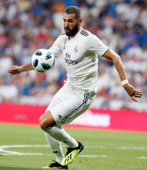 Karim Benzema: El centrodelantero del Real Madrid será otro de los que estará en el tridente ofensivo. Ha estado bien en pretemporada y, especialmente, ha estado fino de cara el gol, algo que siempre se le ha exigido.