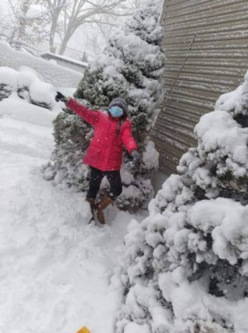 Alexis Nuñez aprovechó para disfrutar con su familia el día en casa. <br/><br/>Según los expertos, el temporal podría golpear Nueva York sin interrupción durante unas 48 horas y dejar en total más de medio metro de nieve, una nevada de las que sólo se dan cada muchos años.