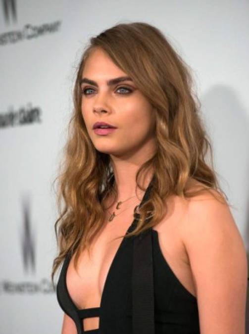 Cara Delevigne.<br/>En una entrevista en This Morning, la modelo dijo que solía sentirse culpable por estar deprimida, un proceso que ha vivido desde hace algunos años. Pero cuando se dio cuenta de que no estaba sola, que todo el mundo pasa por cosas similares, empezó a recuperarse.<br/>