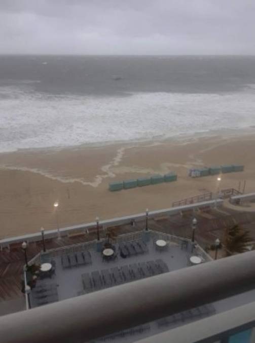 La Marina estadounidense ordenó que todos sus barcos abandonaran el área de Hampton Roads, ante el paso del huracán./@MandolinMan1989.