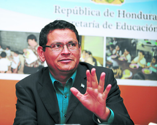 4. Marlon Escoto, el ministro que por logró poner orden en el sistema educativo hondureño y alcanzar los 200 días de clases.