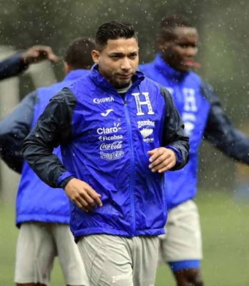 Emilio Izaguirre es el dueño de la banda izquierda, fue titular contra Paraguay.