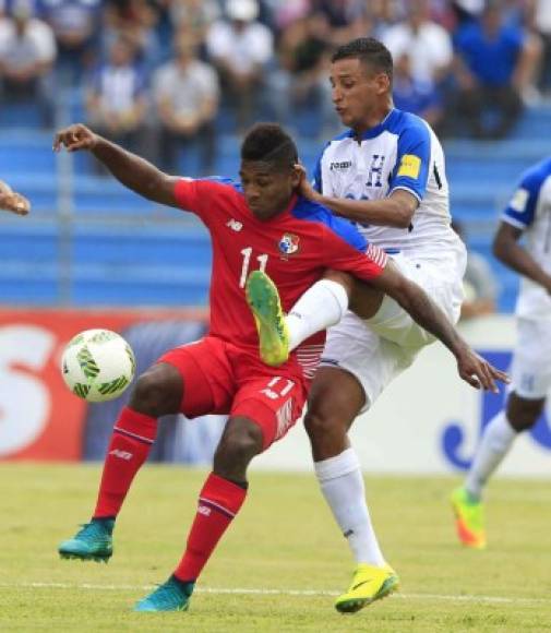 El lateral César Oseguera ya no saldrá ante Trinidad y Tobago.