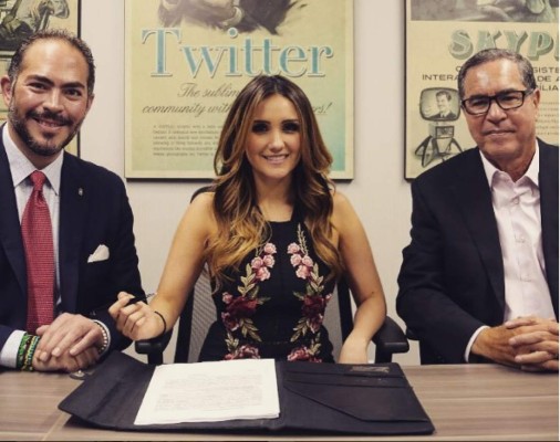 Dulce María deja Televisa y se va a la competencia