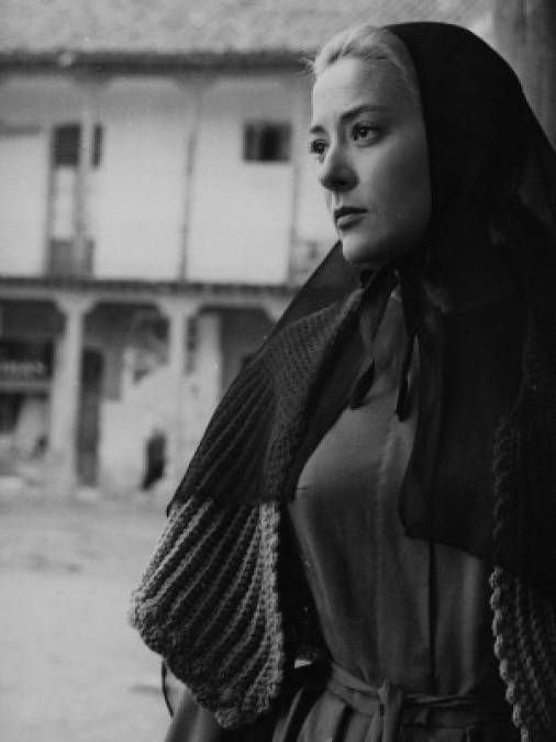 En 1960, el director Luis Buñuel la eligió para ser la protagonista de su filme “Viridiana”. Una película que fue muy aplaudida en el Festival de Cine de Cannes e incluso fue acreedora de la Palma de Oro.<br/><br/>