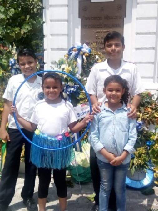 Cesar Alejandro y Alexander Santos Bono, Valeria Torres Bono y Rashaell Ramírez, del C.E.B Soledad Fernández Cruz.