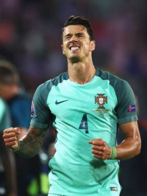 José Fonte, internacional con Portugal, cerca de convertirse en jugador del West Ham. Según la ESPN, su fichaje podría cerrarse en los próximos días. Su actual equipo, el Southampton, recibiría a cambio una cantidad cercana a los 10 millones de euros.