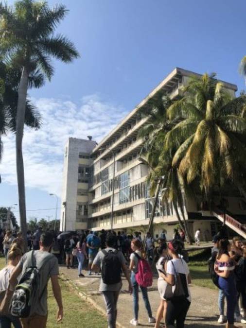 Evacuación de todas las facultades en la Universidad Tecnológica de La Habana José Antonio Echeverría por el sismo de 7.7