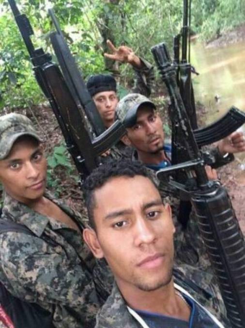 Los miembros de la banda 'Los Padillas' operaban con indumentaria militar.