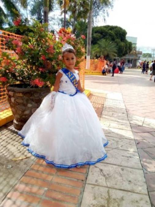 Angelly Mariel Murcia desfiló como toda una princesa representando al jardín de niños Francisco Morazán de la aldea Guaymitas en El Progreso, Yoro.