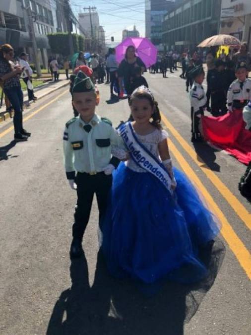 Camila Banegas y Manuel Avila del Liceo Militar.