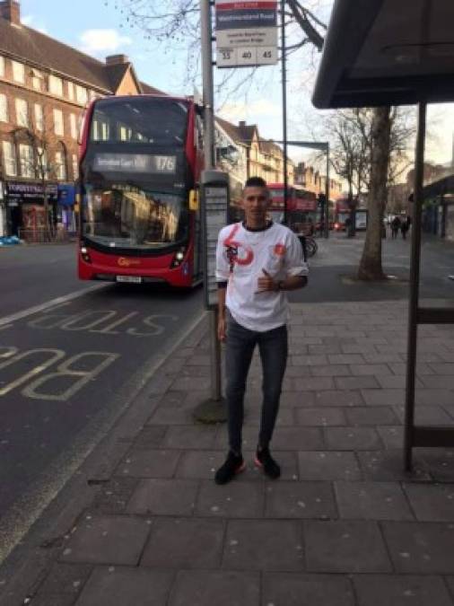 El centrocampista hondureño Gerson Díaz ya se encuentra en Inglaterra, donde realizará una prueba con el equipo Rochdale FC de la Tercera División. En Honduras jugó en los clubes Victoria, Real Sociedad y Social Sol.