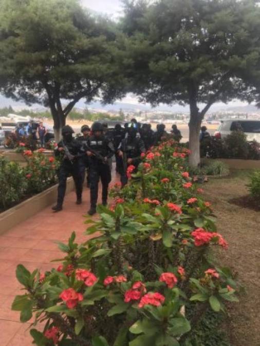 La entrega de Martínez se produjo en Tegucigalpa bajo una rigurosa operación de seguridad y sin acceso a la prensa, y fue confirmada a Efe por una fuente de la Policía hondureña.<br/>