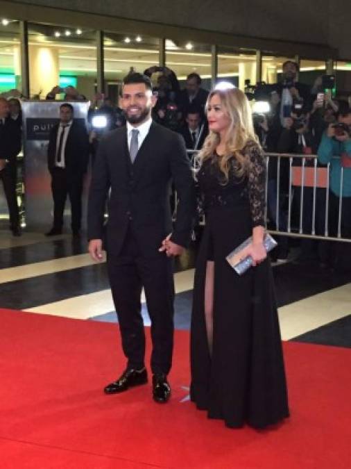 Kun Agüero ha llevado a su novia, muchos no la conocían.