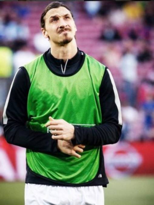 Sorpresa, el sueco Zlatan Ibrahimovic se le ofrecido al AC Milan con un sueldo de 7M€ + bonus. Puede ser el último refuerzo del cuadro rossonero.