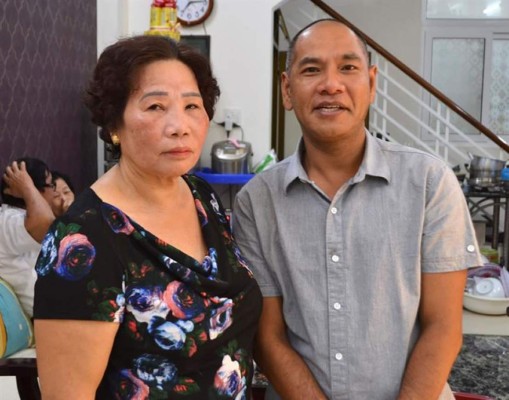 Reencuentra a su madre 40 años después de la guerra de Vietnam