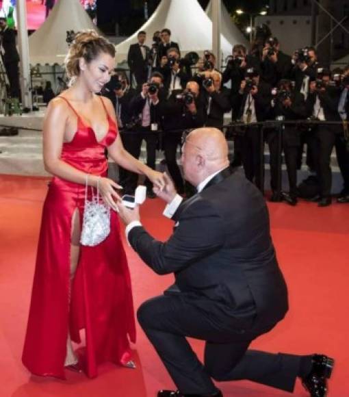 Milos Kant pidió matrimonio a Margarida Aranha a su paso por la alfombra roja de la premiere del polémica filme francés 'Mektoub, My Love: Intermezzo', de Abdellatif Kechiche.