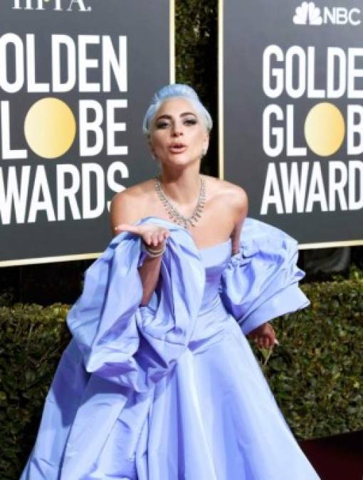 Stefani Joanne Angelina Germanotta, más conocida por su nombre artístico Lady Gaga, es tan conocida por su enorme talento musical e interpretativo como por sus atuendos extravagantes.