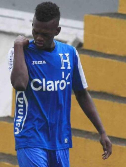 Félix Crisanto: Será el lateral por la banda derecha. El futbolista está sin equipo y tiene un año sin jugar de forma profesional.