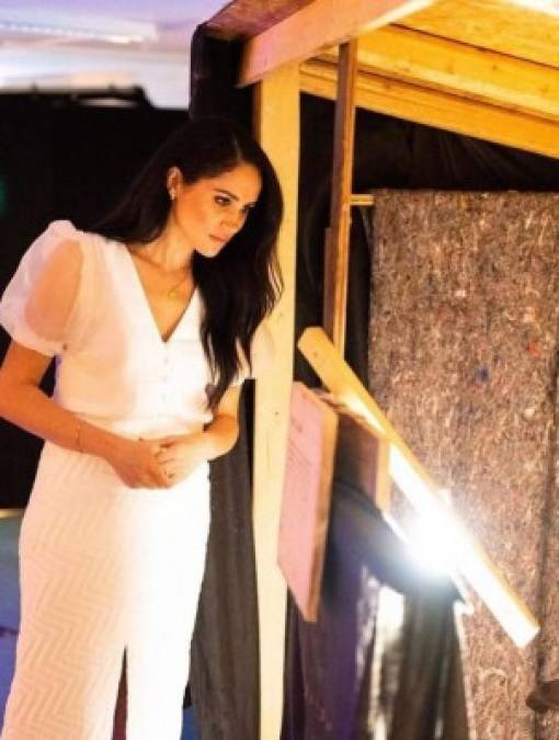 ADEMÁS: <a href='https://www.laprensa.hn/fotogalerias/sociales/1350530-411/meghan-markle-cambia-look-tras-renunciar-realeza' style='color:red;text-decoration:underline' target='_blank'>Meghan Markle, lo que dice su cambio de look tras renunciar a la realeza</a>