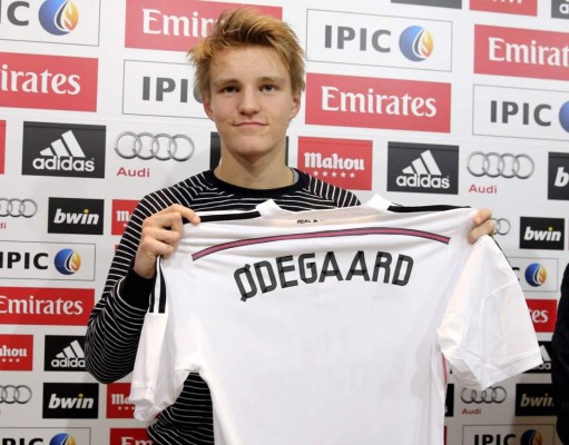 Joven Odegaard ganaría más que 'Chicharito' en el Real Madrid