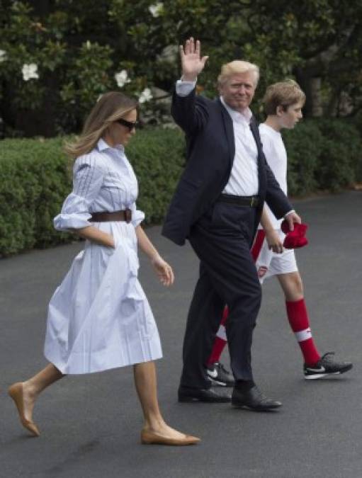 Barron es aficionado al fútbol y sus padres le instalaron una pequeña cancha en la Casa Blanca para que practique su deporte favorito. Es aficionado también al golf y juega todos los fines de semana con su padre.