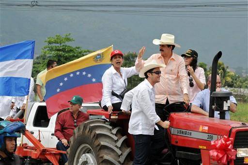 Venezuela, a través del ALBA, donó 100 tractores a Honduras durante el gobierno de “Mel”; sin embargo, no ha habido una investigación a fondo sobre el verdadero paradero de esta maquinaria. 