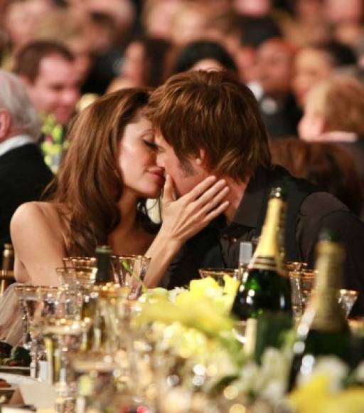 A lo largo de estos años no solo aumentaron su familia, sino que Brad Pitt y Angelina Jolie lucen tan enamorados como el primer día. 'Ella siempre ha sido la mujer valiente y audaz de la que me enamoré. Y siempre tan sexy', confesó el actor.