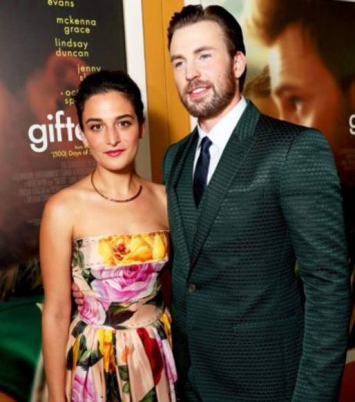 El martes 20 de marzo se publicó que Chris Evans se separó de Jenny Slate.<br/><br/>Los actores confirmaron en mayo de 2016 que mantenían una relación. Slate y Evans se conocieron durante la filmación de 'Gifted'.