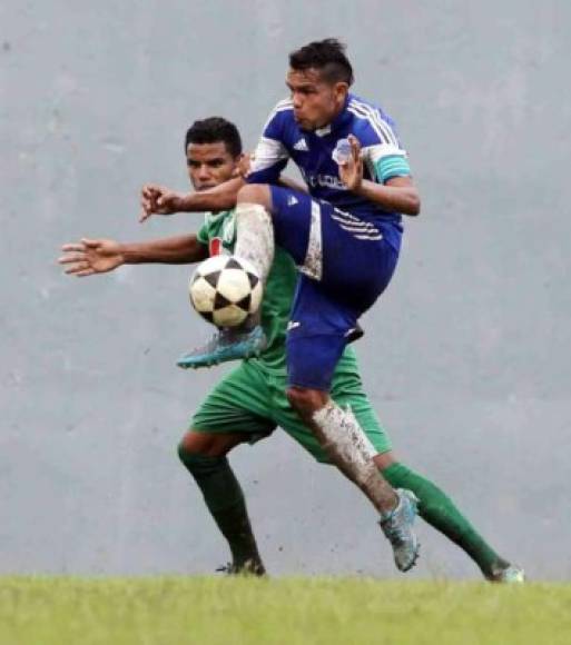 Camilo Bustos: Delantero colombiano que ha fichado por el Olancho FC de la segunda división, llega del Lepaera FC.