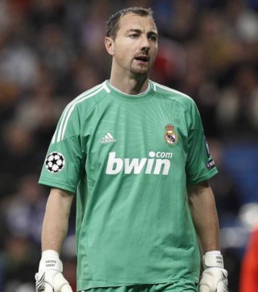Jerzy Dudek. El portero polaco fue banca eterno de Iker Casillas en el Real Madrid del 2007 al 2011, sumando la paupérrima cantidad de ¡dos partidos jugados!