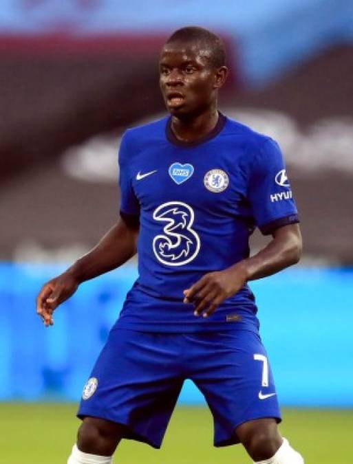 N'Golo Kanté sigue siendo de interés prioritario para el Inter de Milán. Los de Antonio Conte han hecho una oferta muy atractiva al Chelsea. Los nerazzurri han ofrecido a Christian Eriksen-Marcelo Brozovic contra la llegada de Kanté a Italia, según informa Daily Mail. Esta suculenta oferta, confirma que el Inter quiere deshacerse del centrocampista danés, que no ha convencido en el equipo italiano y estarían dispuestos a traspasarlo.