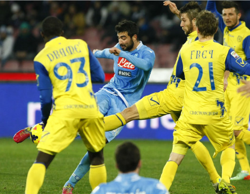 Raúl Albiol rescata un empate para el Napoli