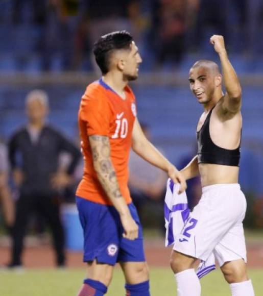 Jonathan Rubio celebrando su gol contra los chilenos.