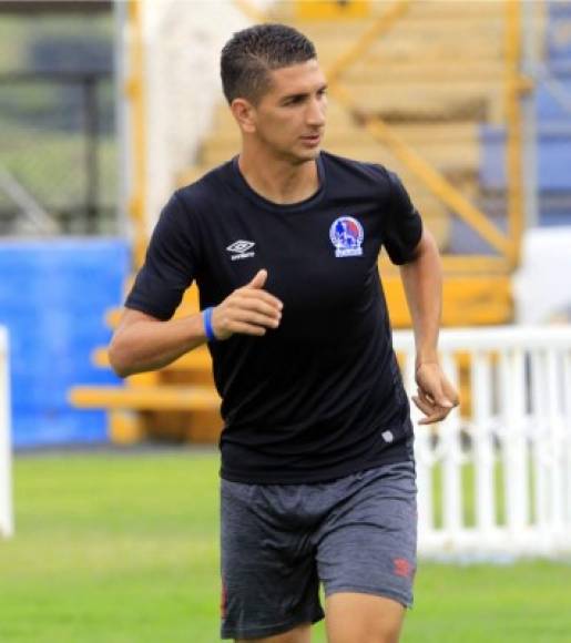 Johnny Leverón - El zurdo defensor será el acompañante de Jonathan Paz en la defensa.