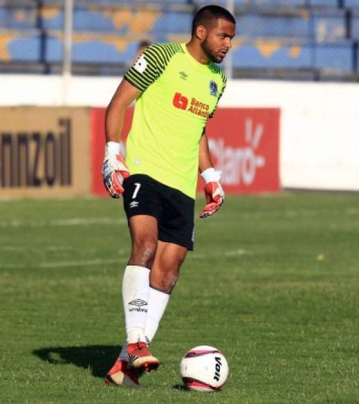 Edrick Menjívar (Olimpia) - El portero albo entraría en la convocatoria. Le ha ganado el puesto a Donis Escober en el cuadro olimpista.