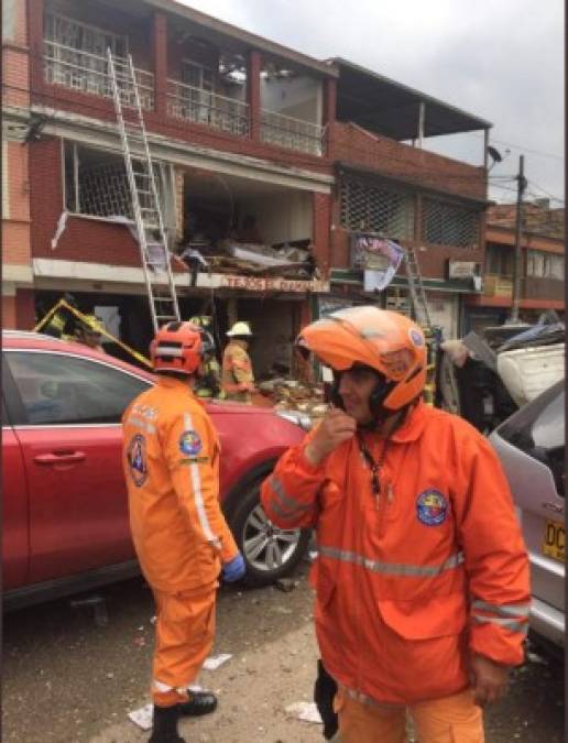 Cuerpos de rescate siguen la zona y buscan la verdadera causa que ocasionó la explosión.